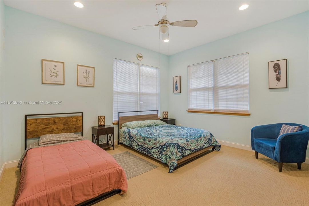 For Sale: $2,550,000 (6 beds, 6 baths, 6221 Square Feet)