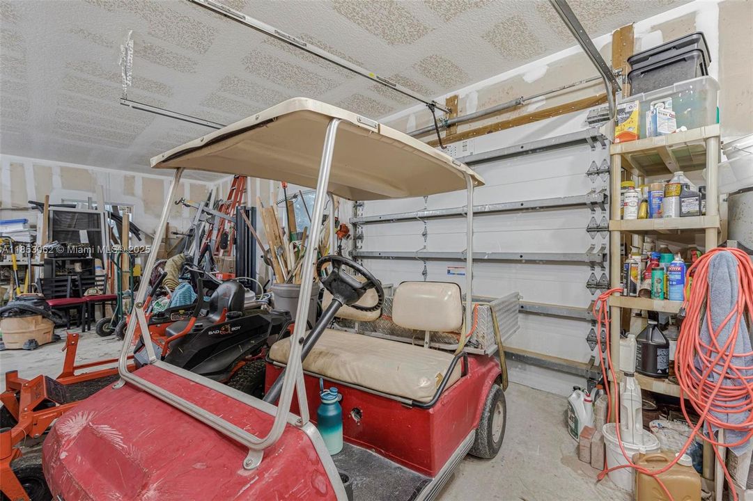 For Sale: $2,550,000 (6 beds, 6 baths, 6221 Square Feet)