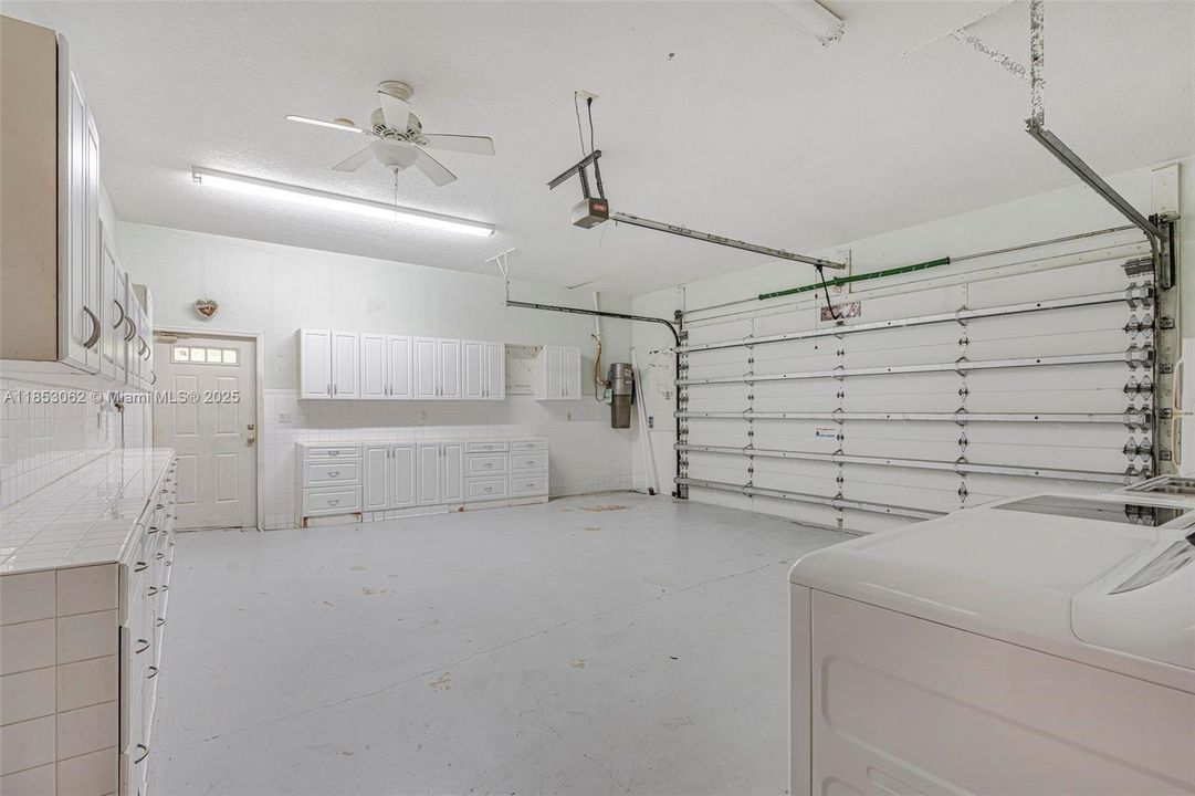 For Sale: $2,550,000 (6 beds, 6 baths, 6221 Square Feet)