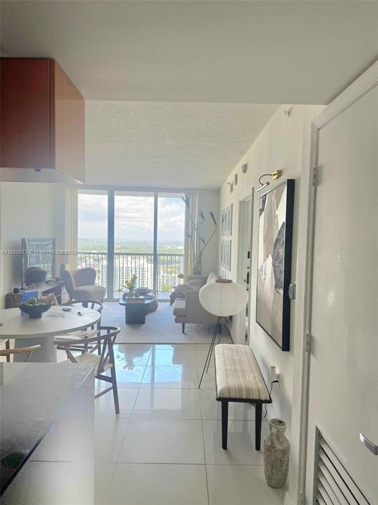 En Venta: $349,000 (1 camas, 1 baños, 791 Pies cuadrados)