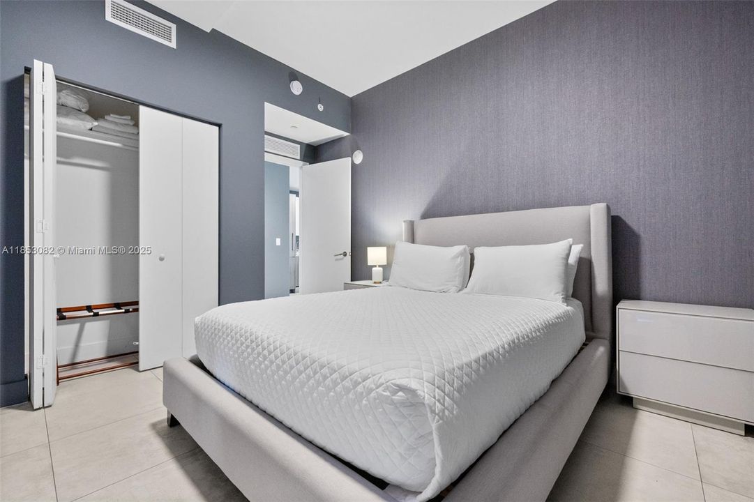 На продажу: $122,000 (2 спален, 2 ванн, 809 Квадратных фут)