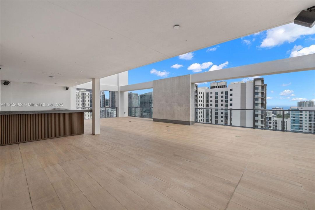 На продажу: $122,000 (2 спален, 2 ванн, 809 Квадратных фут)