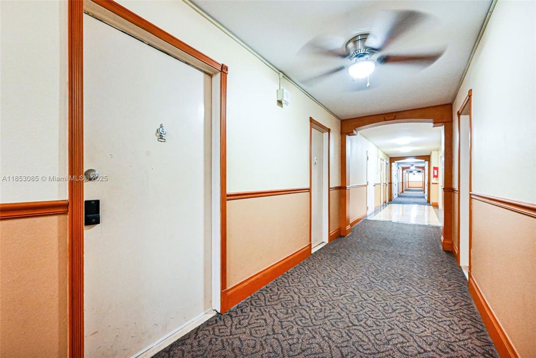 Active With Contract: $190,000 (1 beds, 1 baths, 790 Square Feet)