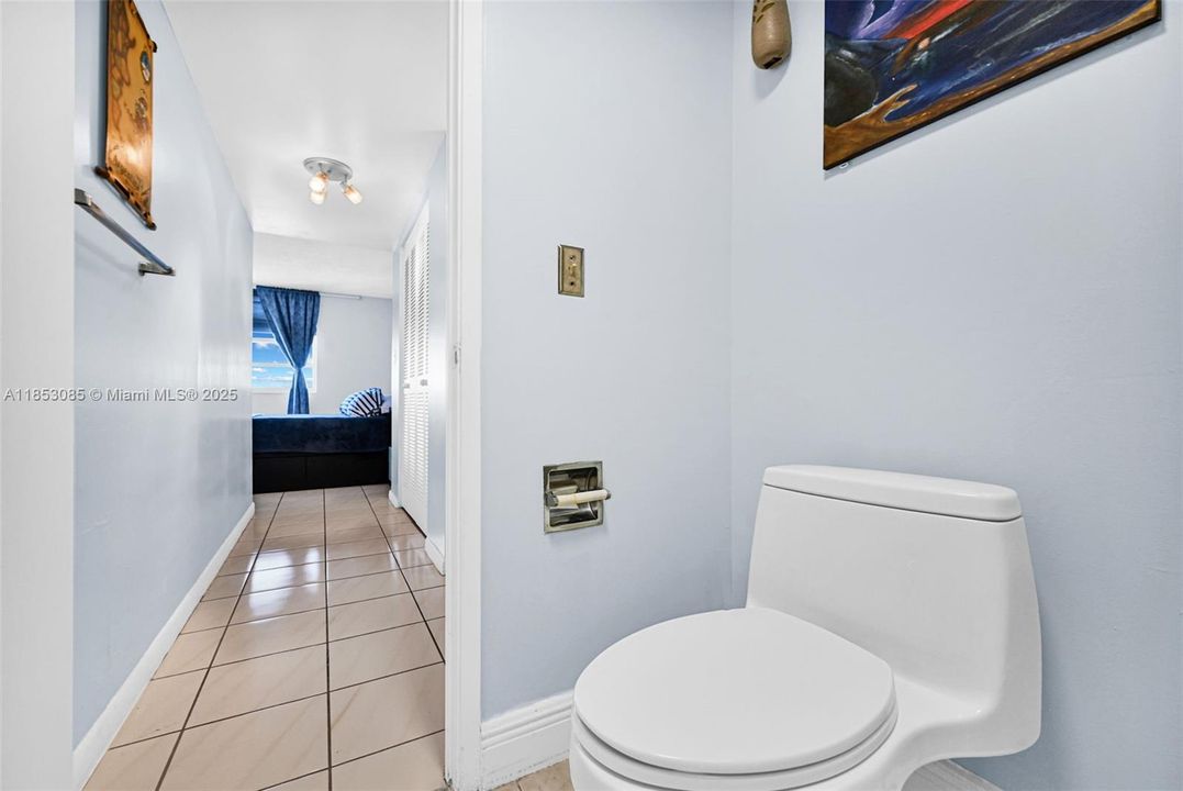 Active With Contract: $190,000 (1 beds, 1 baths, 790 Square Feet)