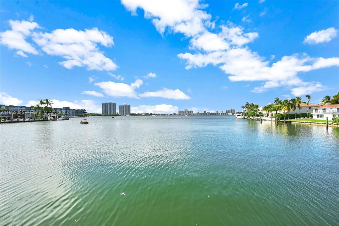 Active With Contract: $190,000 (1 beds, 1 baths, 790 Square Feet)