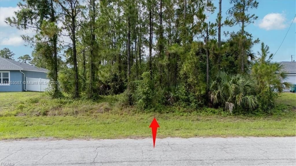 8055 Sandalwood Cir, LaBelle, FL 33935