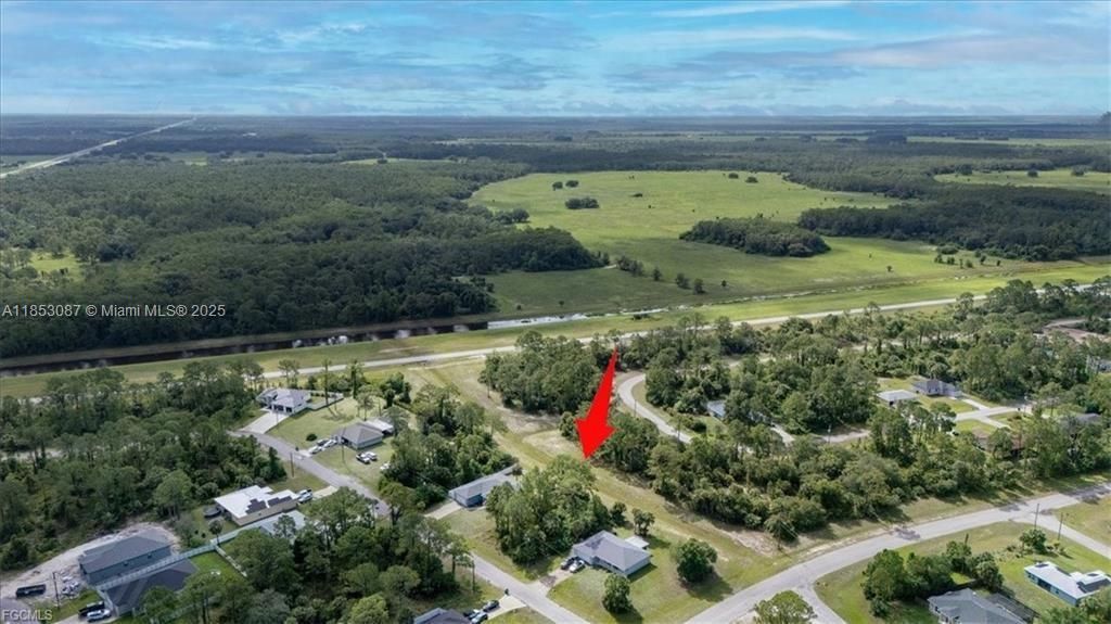 8055 Sandalwood Cir, LaBelle, FL 33935