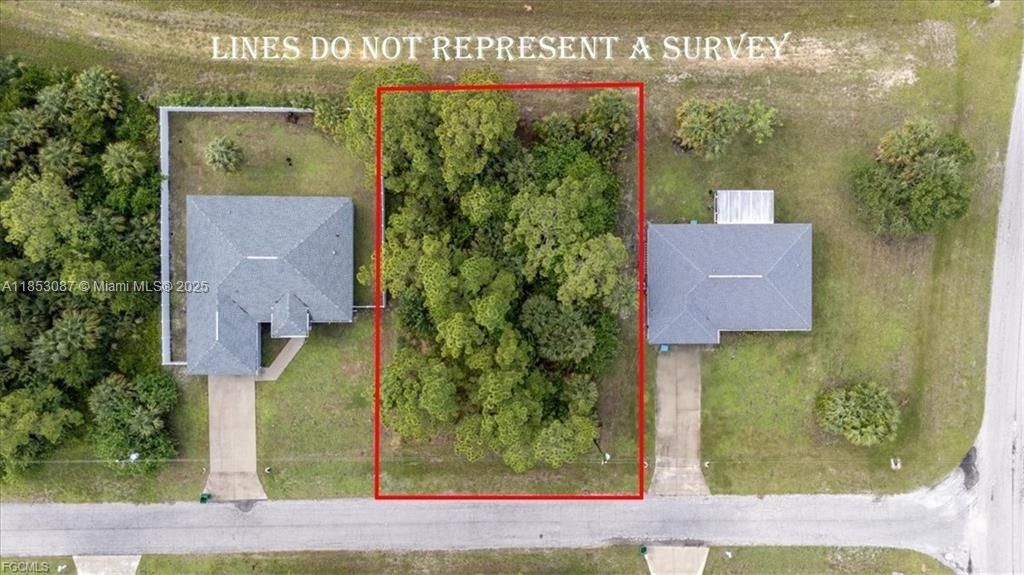 8055 Sandalwood Cir, LaBelle, FL 33935