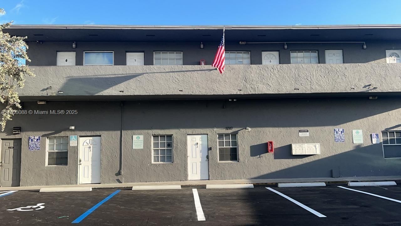 Active With Contract: $1,090 (0 beds, 1 baths, 3124 Square Feet)