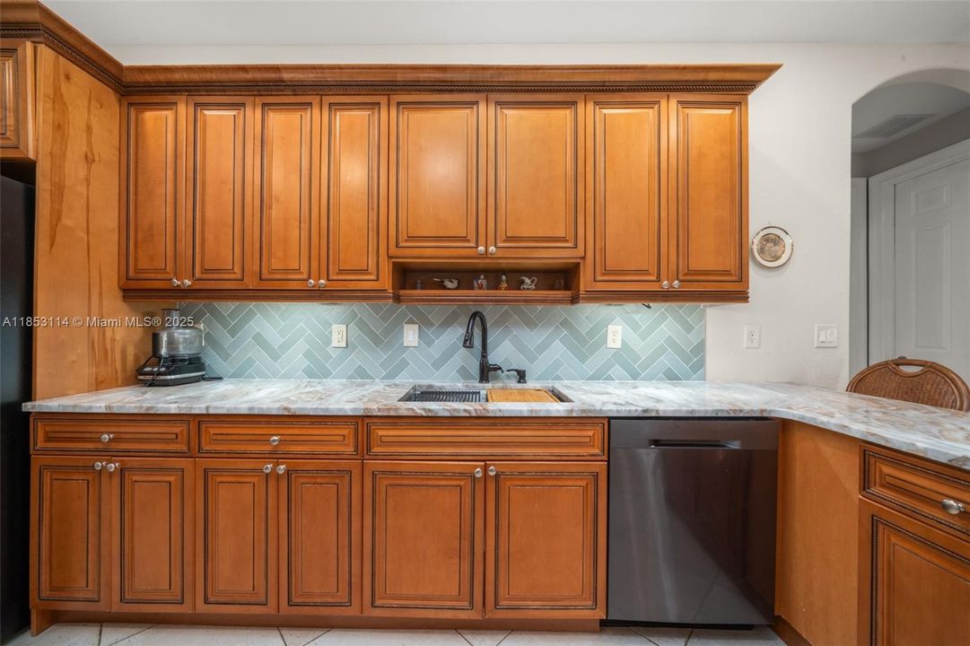 待售: $484,900 (3 贝兹, 2 浴室, 2253 平方英尺)