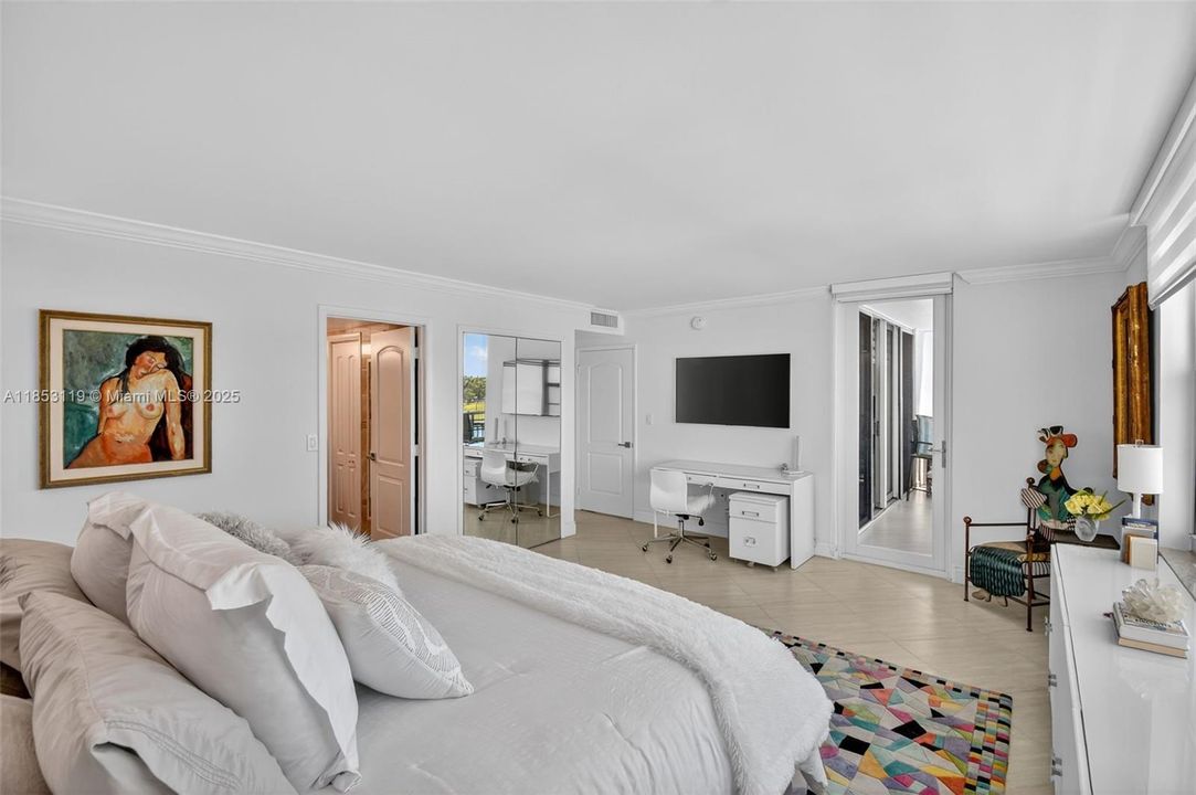 Active With Contract: $1,175,000 (2 beds, 2 baths, 1630 Square Feet)