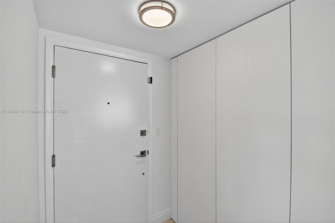 Active With Contract: $1,175,000 (2 beds, 2 baths, 1630 Square Feet)