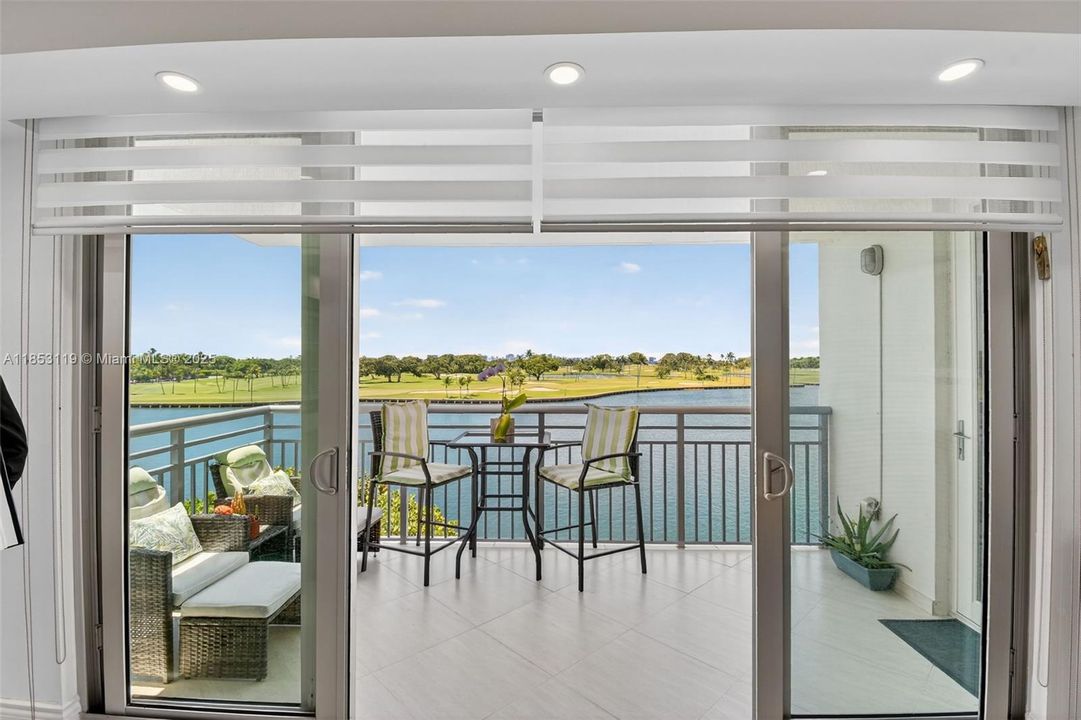 Active With Contract: $1,175,000 (2 beds, 2 baths, 1630 Square Feet)