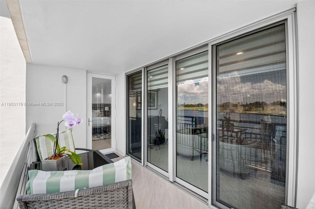 Active With Contract: $1,175,000 (2 beds, 2 baths, 1630 Square Feet)