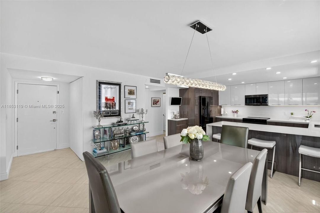 Active With Contract: $1,175,000 (2 beds, 2 baths, 1630 Square Feet)