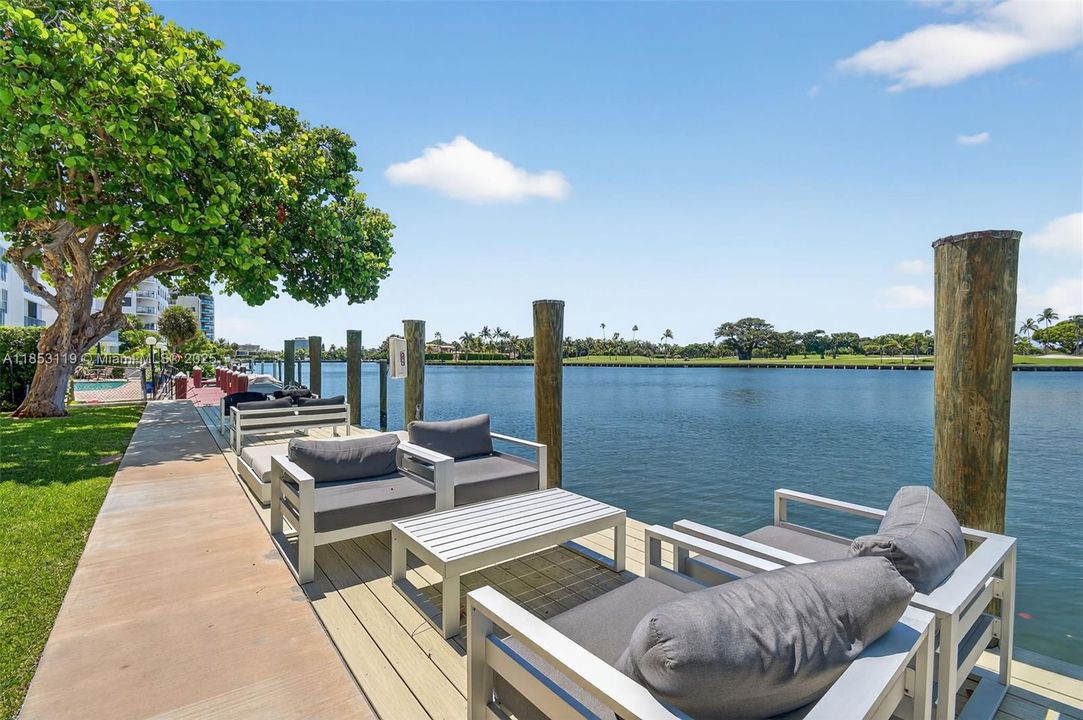 Active With Contract: $1,175,000 (2 beds, 2 baths, 1630 Square Feet)