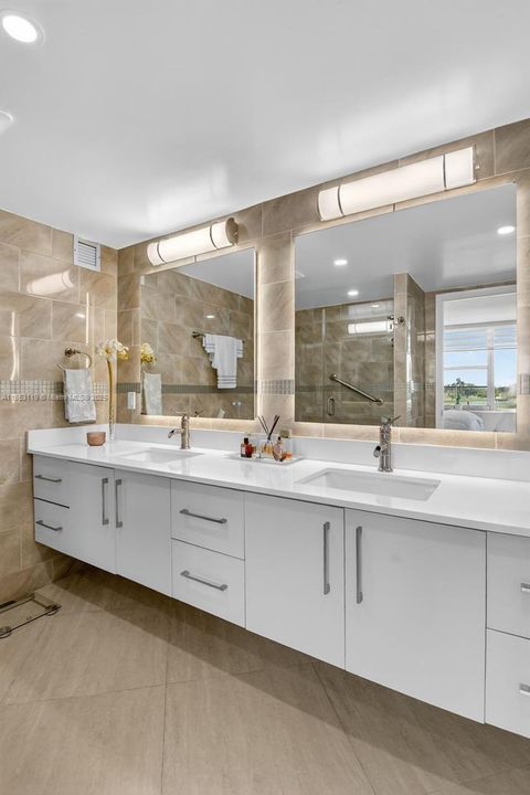 Active With Contract: $1,175,000 (2 beds, 2 baths, 1630 Square Feet)