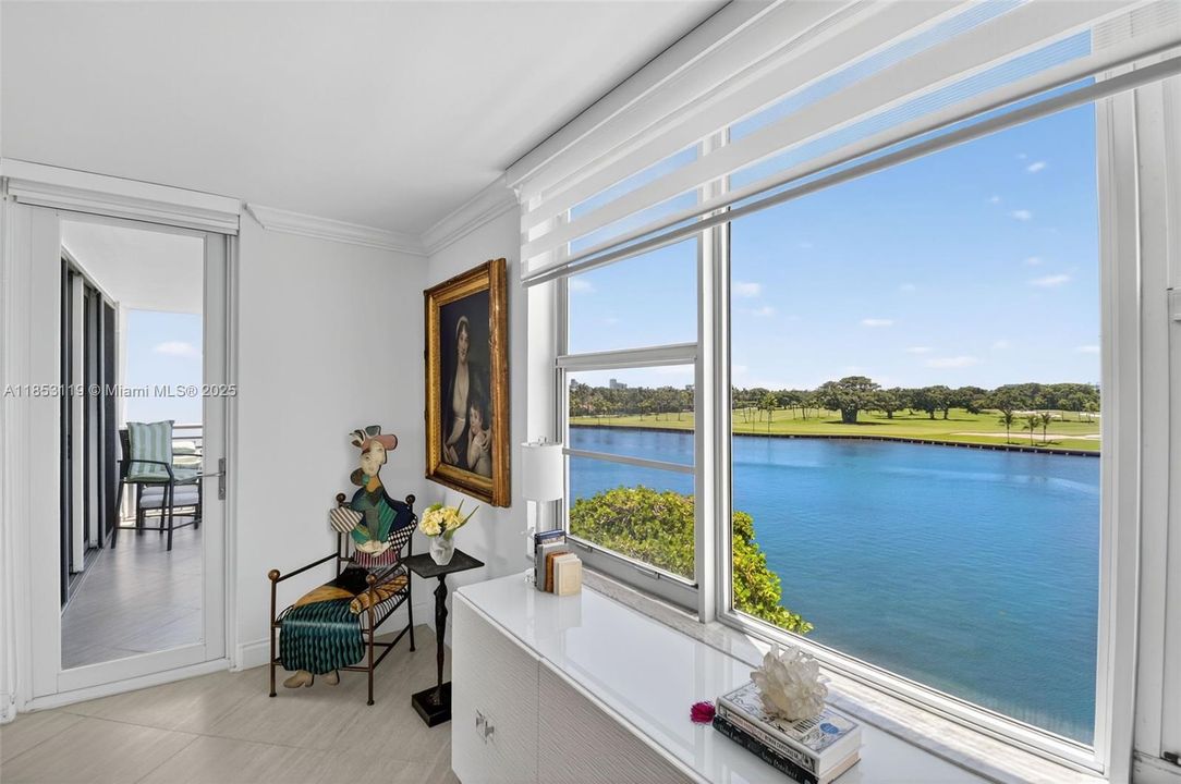 Active With Contract: $1,175,000 (2 beds, 2 baths, 1630 Square Feet)