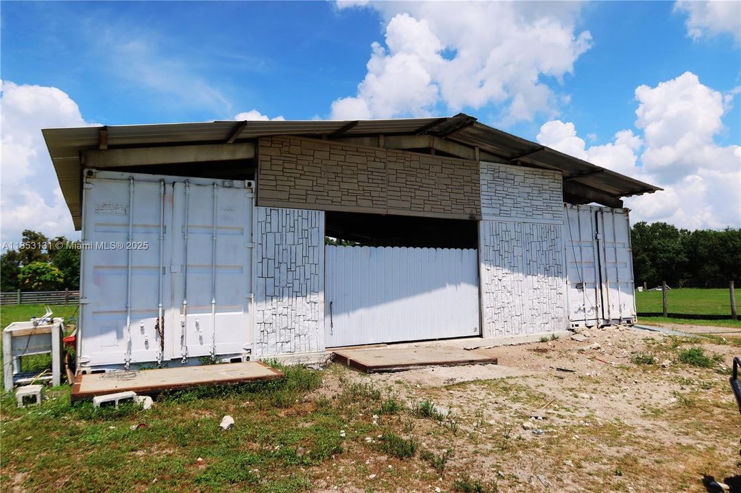 For Sale: $675,000 (3 beds, 2 baths, 980 Square Feet)