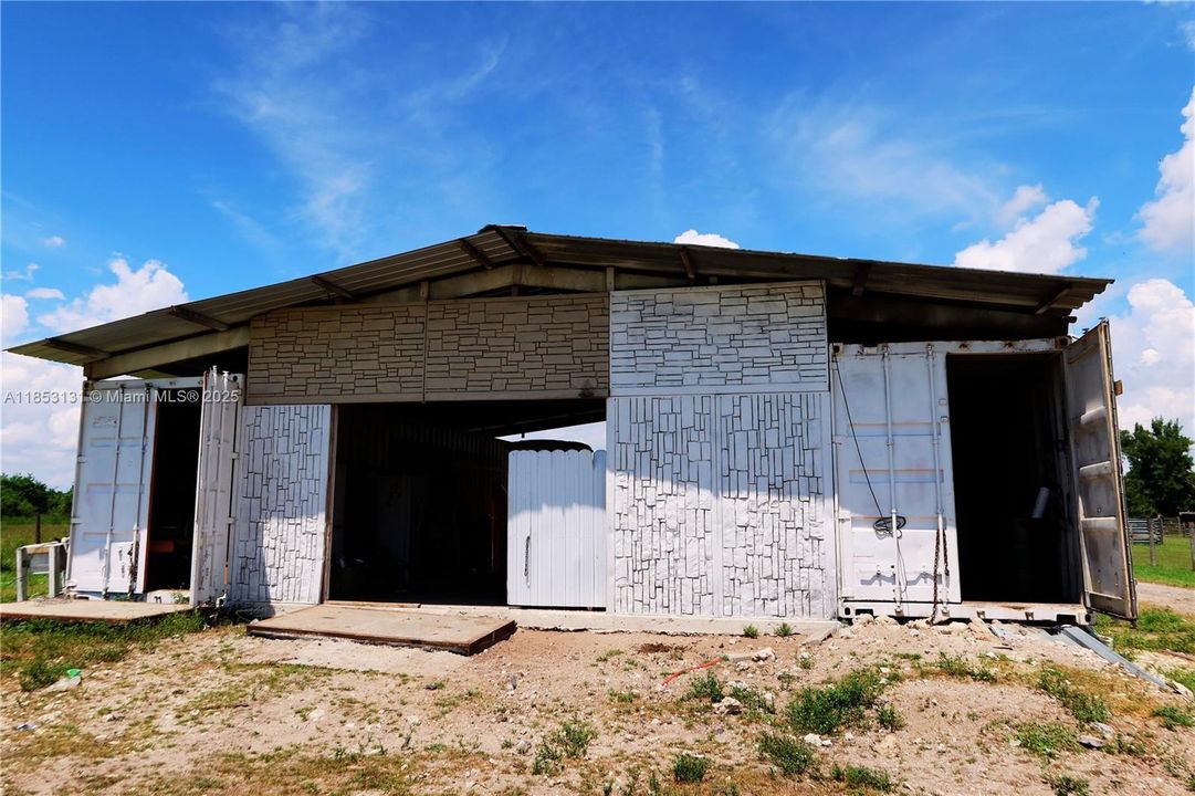 For Sale: $675,000 (3 beds, 2 baths, 980 Square Feet)