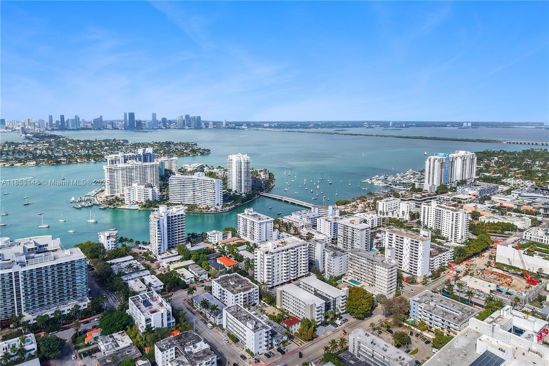 En Venta: $799,000 (2 camas, 2 baños, 1070 Pies cuadrados)