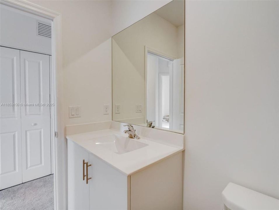 На продажу: $424,900 (3 спален, 2 ванн, 1442 Квадратных фут)