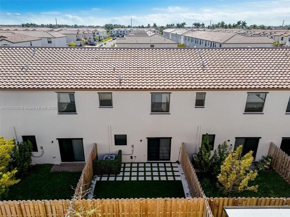 На продажу: $424,900 (3 спален, 2 ванн, 1442 Квадратных фут)