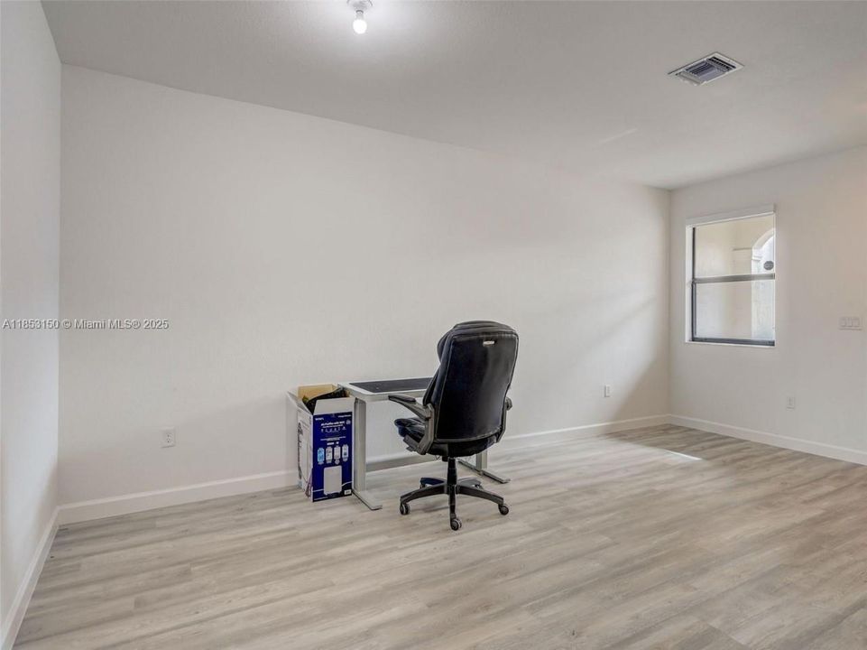 На продажу: $424,900 (3 спален, 2 ванн, 1442 Квадратных фут)