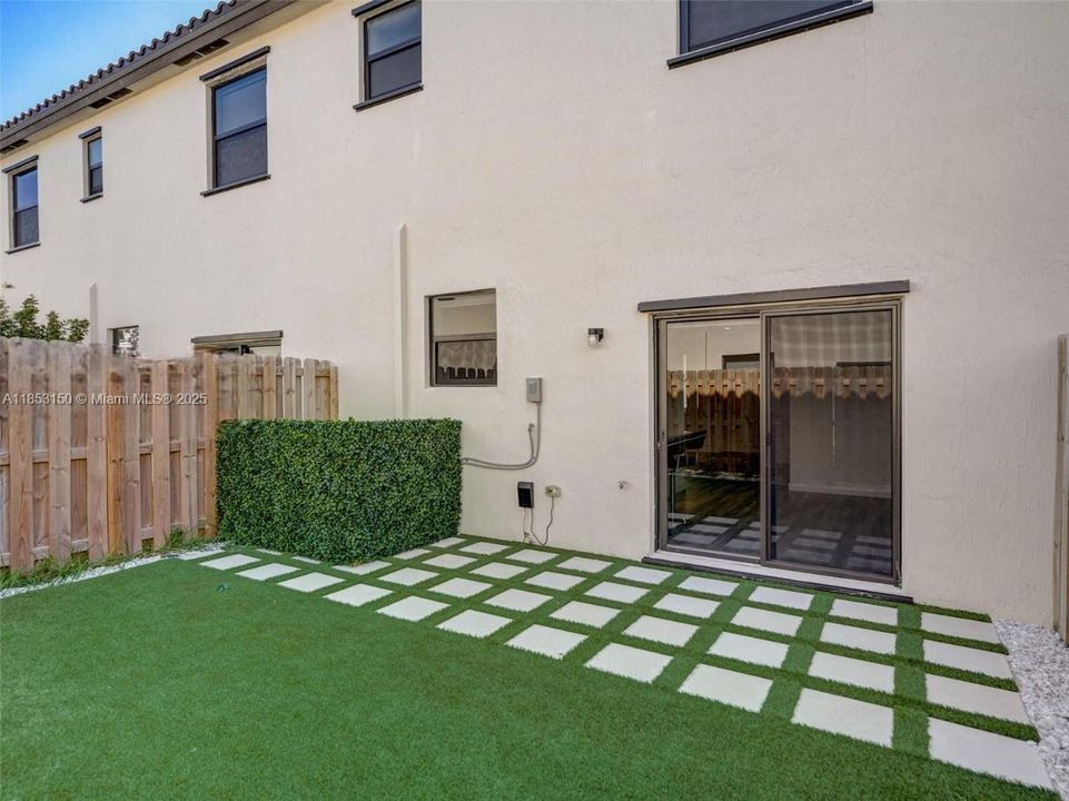 На продажу: $424,900 (3 спален, 2 ванн, 1442 Квадратных фут)