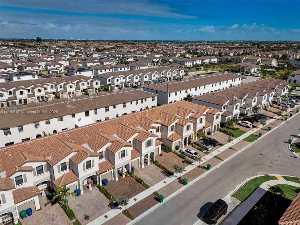 На продажу: $424,900 (3 спален, 2 ванн, 1442 Квадратных фут)