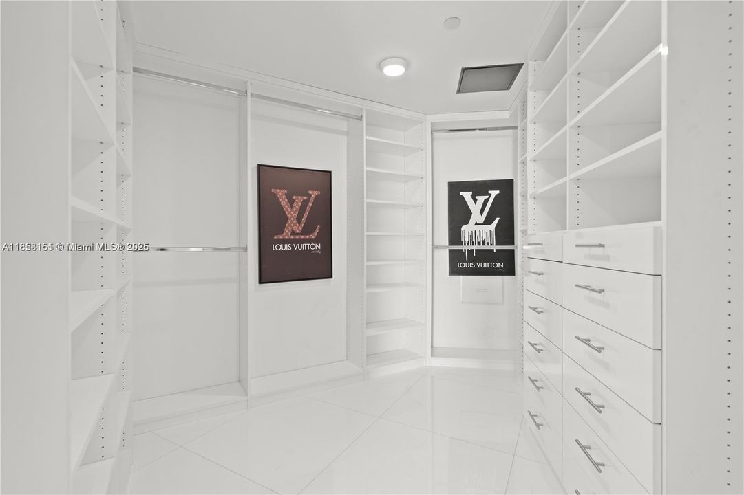 Недавно арендовано: $8,900 (4 спален, 4 ванн, 2911 Квадратных фут)