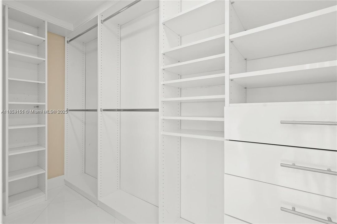Недавно арендовано: $8,900 (4 спален, 4 ванн, 2911 Квадратных фут)