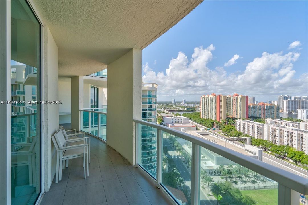 Недавно арендовано: $8,900 (4 спален, 4 ванн, 2911 Квадратных фут)