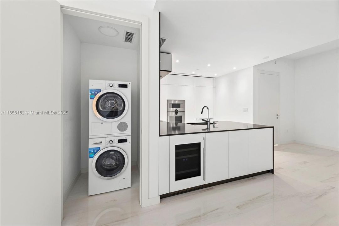 Недавно продано: $1,915,000 (2 спален, 2 ванн, 1578 Квадратных фут)