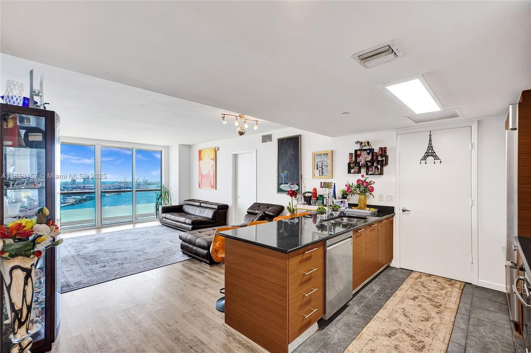 En Venta: $888,000 (2 camas, 2 baños, 1322 Pies cuadrados)