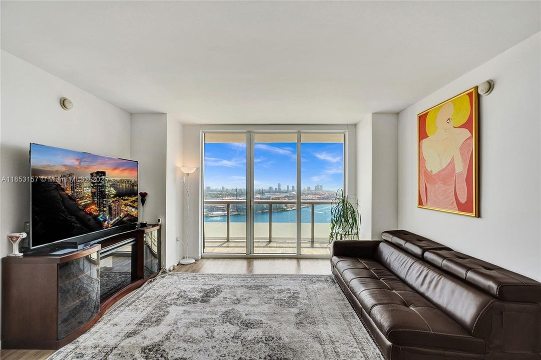 En Venta: $888,000 (2 camas, 2 baños, 1322 Pies cuadrados)