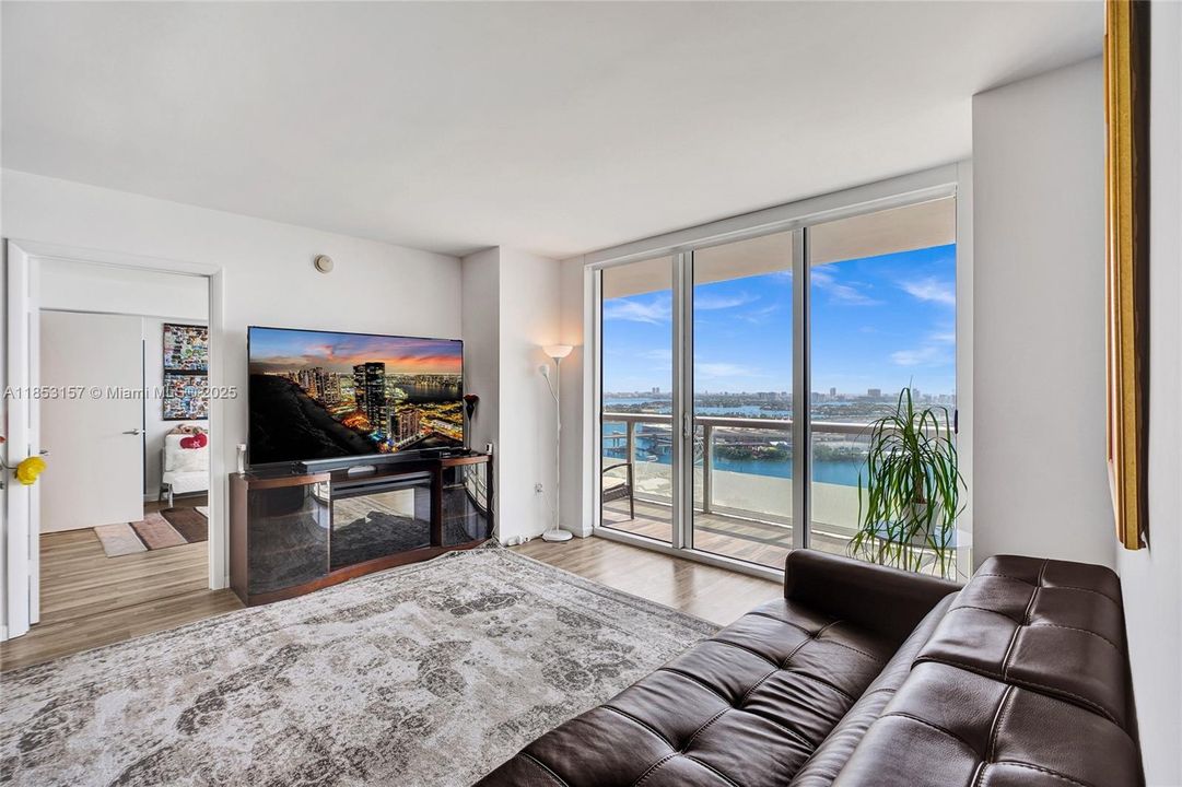 En Venta: $888,000 (2 camas, 2 baños, 1322 Pies cuadrados)