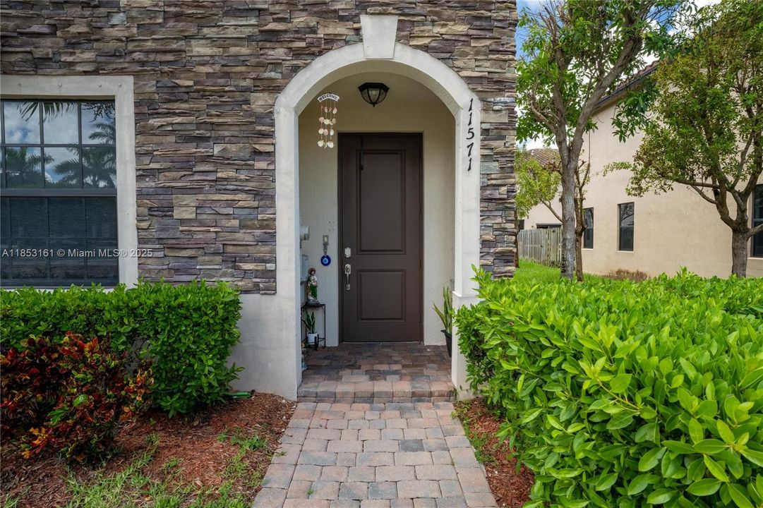 На продажу: $449,900 (3 спален, 2 ванн, 1524 Квадратных фут)