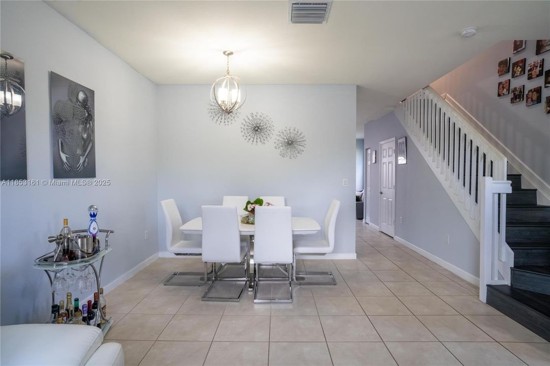 На продажу: $449,900 (3 спален, 2 ванн, 1524 Квадратных фут)