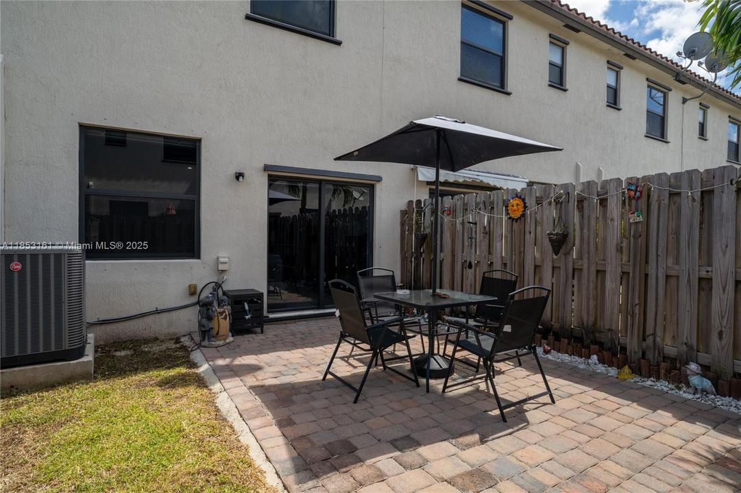 На продажу: $449,900 (3 спален, 2 ванн, 1524 Квадратных фут)