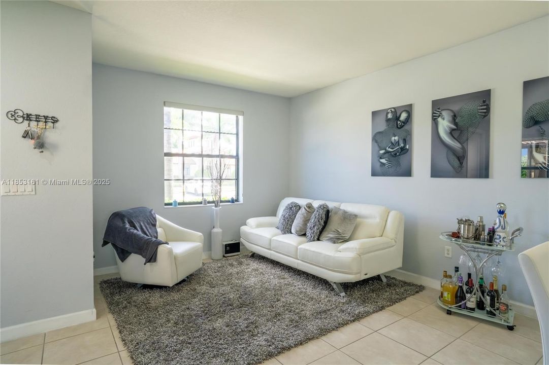 На продажу: $449,900 (3 спален, 2 ванн, 1524 Квадратных фут)