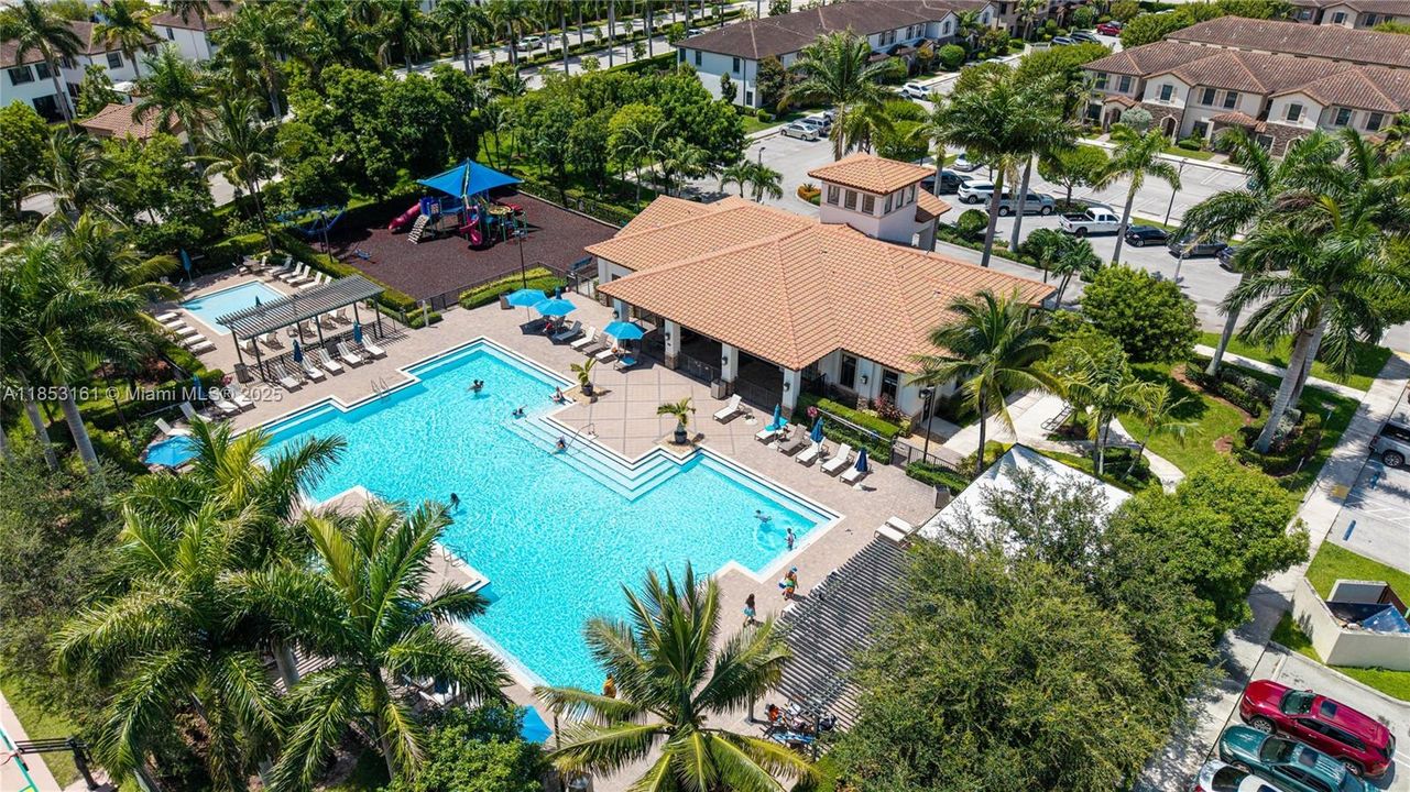 На продажу: $449,900 (3 спален, 2 ванн, 1524 Квадратных фут)