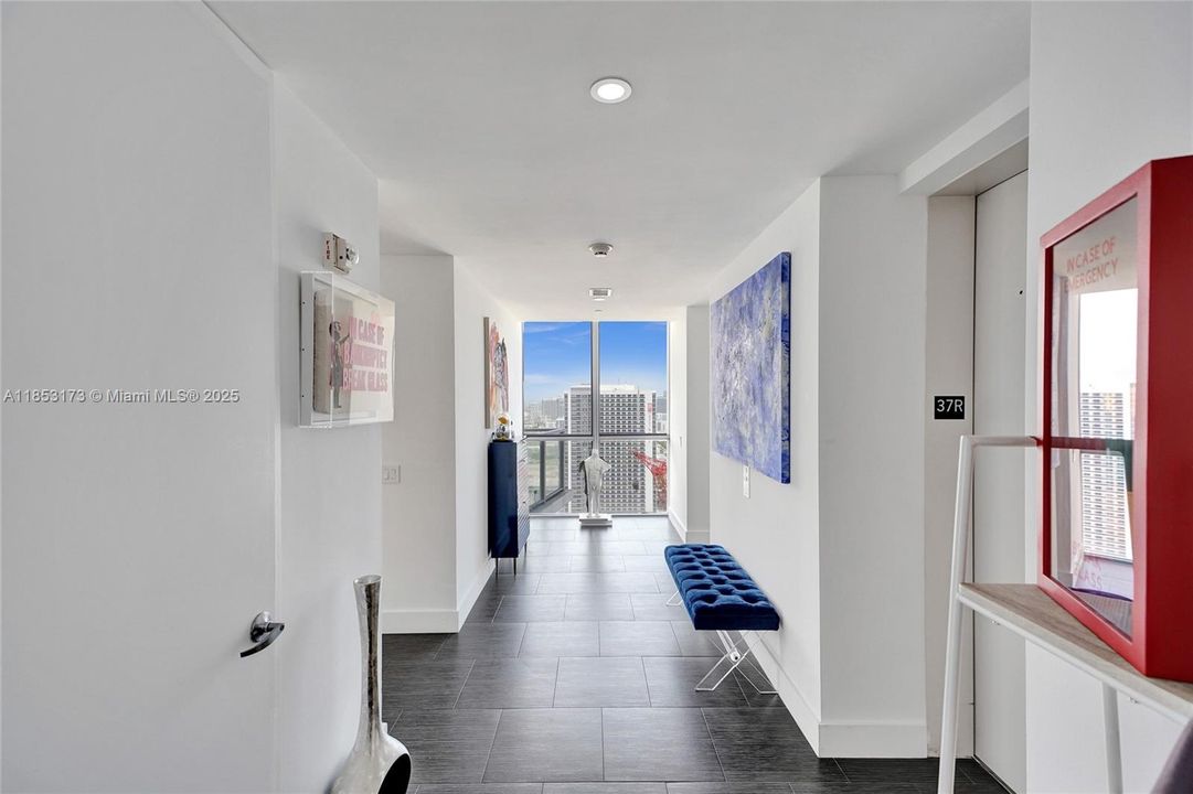 待售: $1,200,000 (2 贝兹, 2 浴室, 1647 平方英尺)