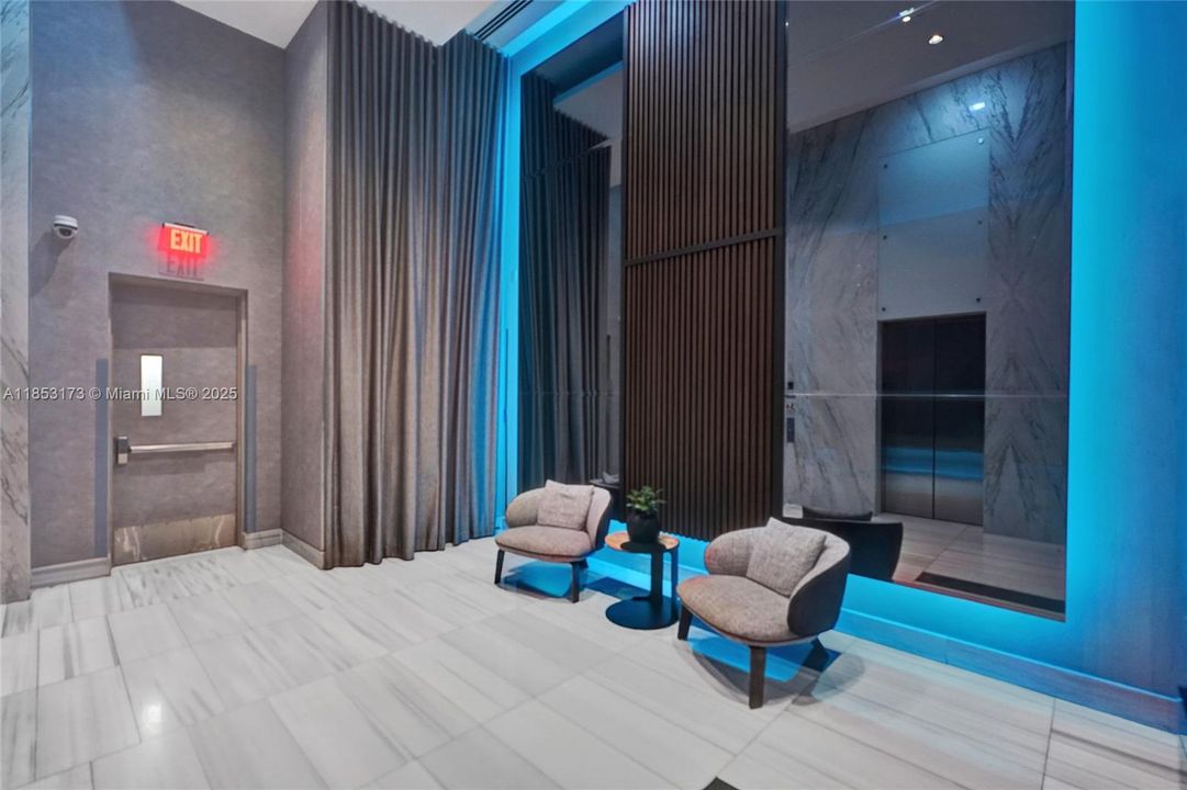 待售: $1,200,000 (2 贝兹, 2 浴室, 1647 平方英尺)