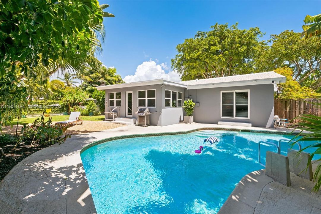 En Venta: $859,000 (3 camas, 2 baños, 1780 Pies cuadrados)