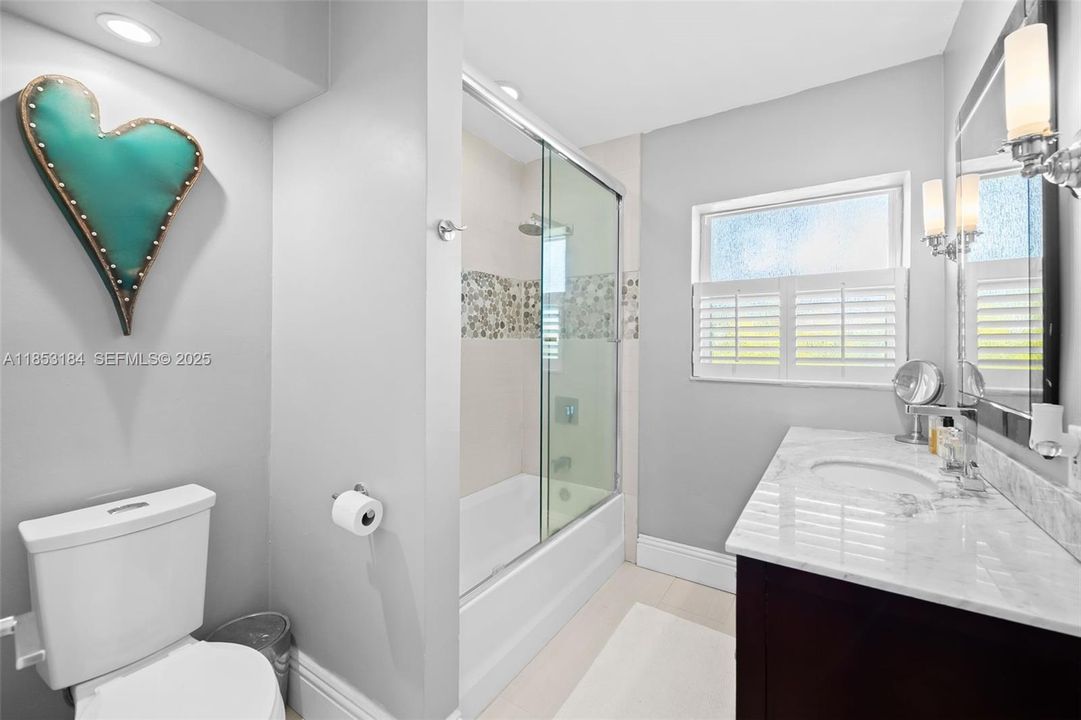 En Venta: $859,000 (3 camas, 2 baños, 1780 Pies cuadrados)