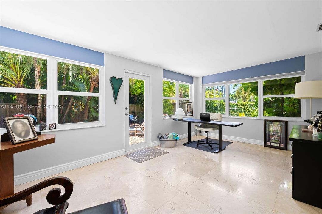 En Venta: $859,000 (3 camas, 2 baños, 1780 Pies cuadrados)