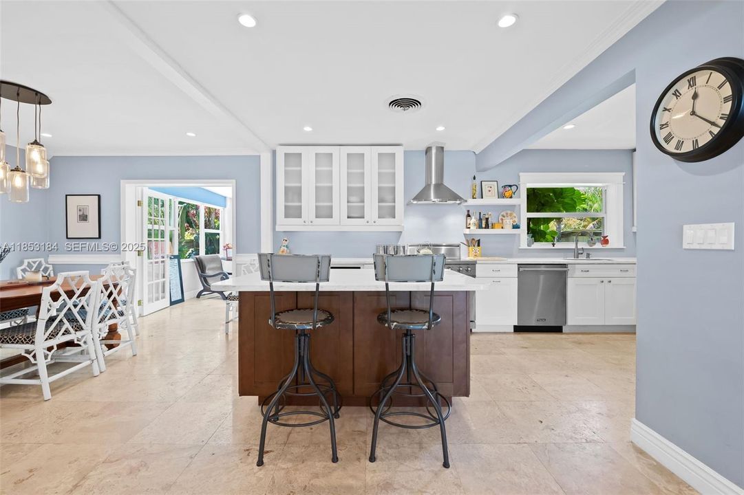 En Venta: $859,000 (3 camas, 2 baños, 1780 Pies cuadrados)