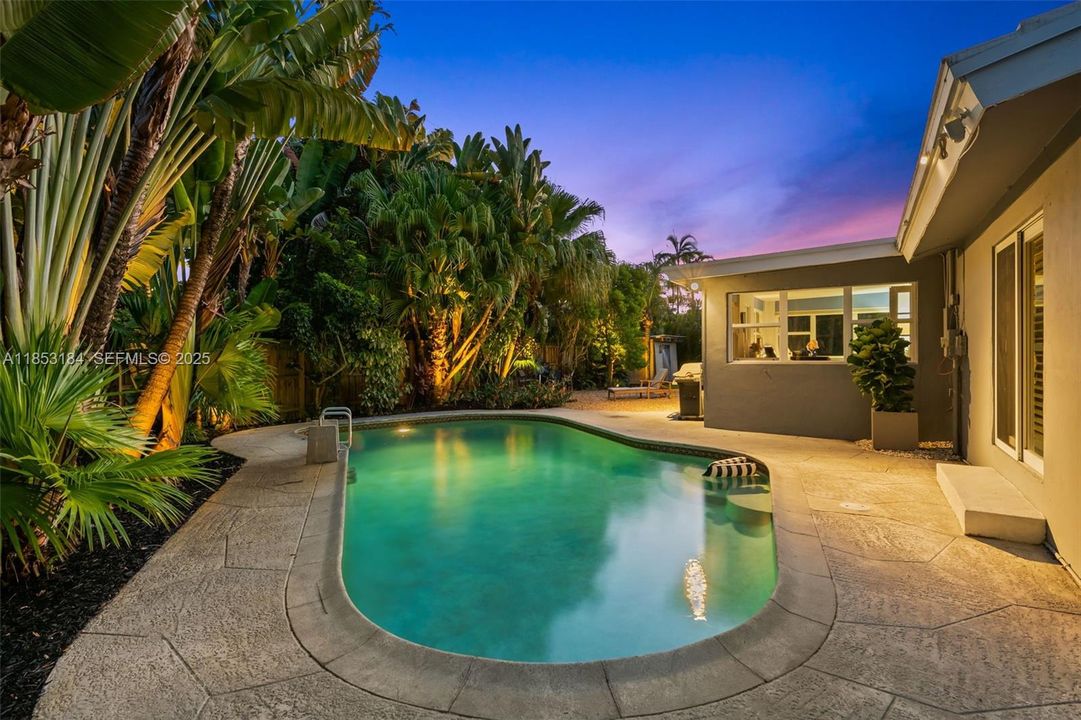 En Venta: $859,000 (3 camas, 2 baños, 1780 Pies cuadrados)