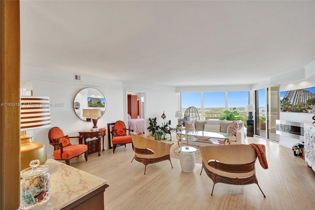 For Sale: $495,000 (2 beds, 2 baths, 1268 Square Feet)
